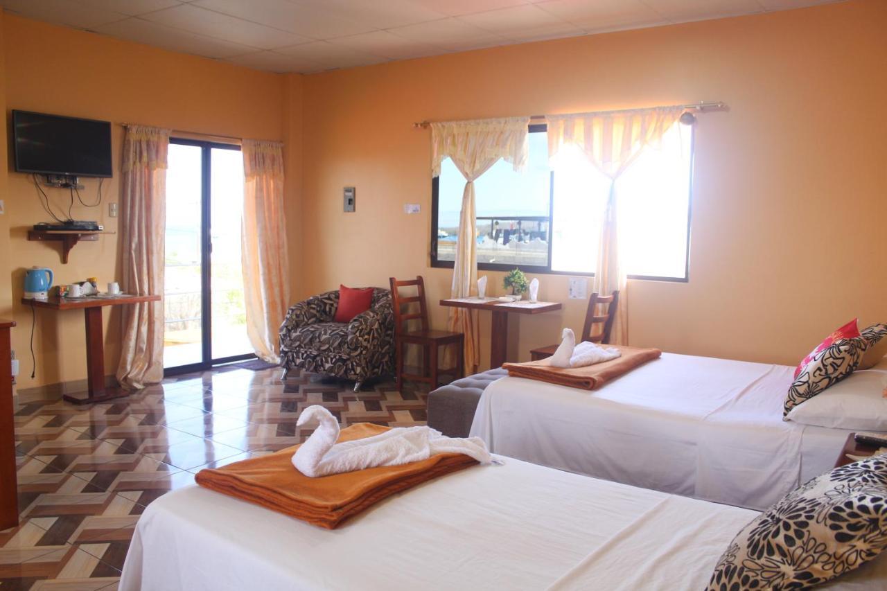 Hostal Romy Puerto Baquerizo Moreno Bagian luar foto